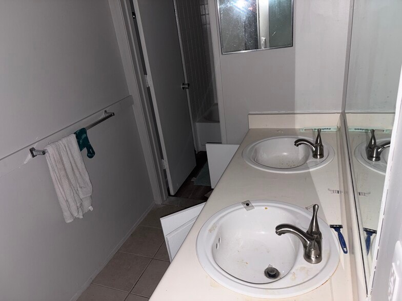 More Photos Of 416 Perrin St, Ypsilanti Apartments For Sale