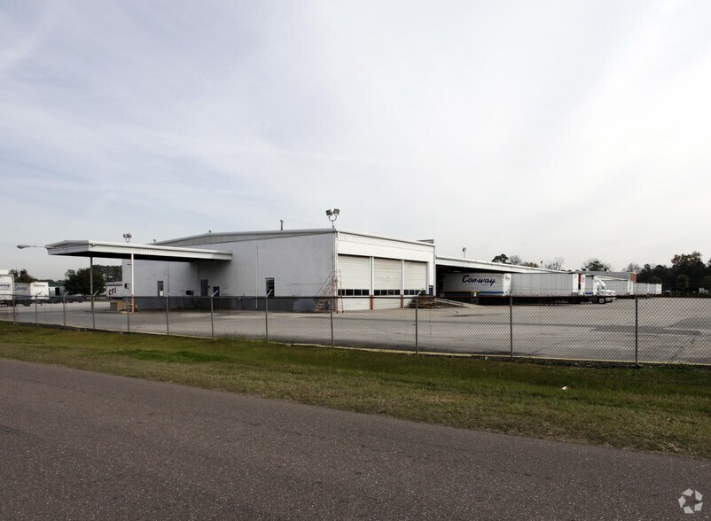 More Photos Of 500 Ellis Rd N, Jacksonville Warehouse For Lease