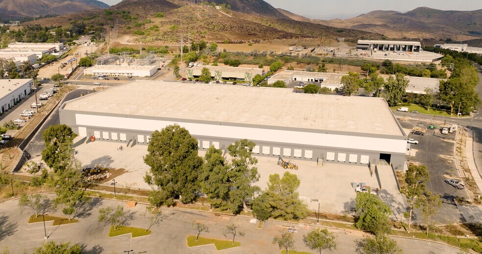 More Photos Of 1300 Lawrence, Thousand Oaks Manufacturing For Sale