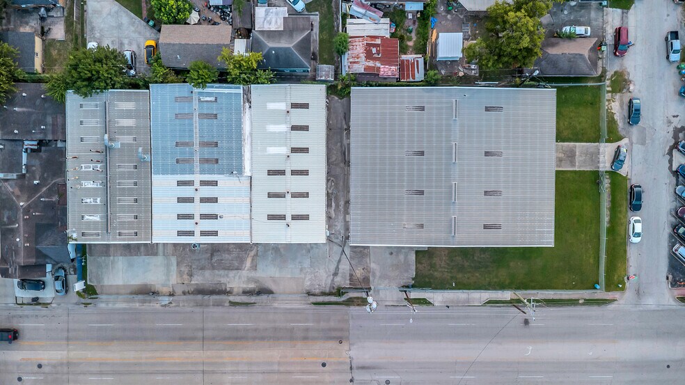 More Photos Of 1406-1420 Telephone Rd, Houston Showroom For Sale