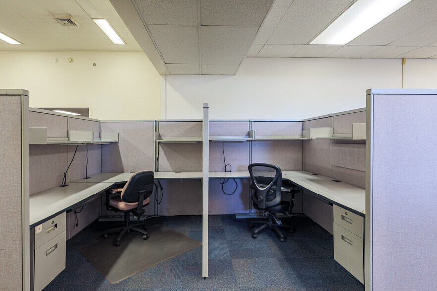 More Photos Of 971 E Broadway Ave, Atwater Office For Lease