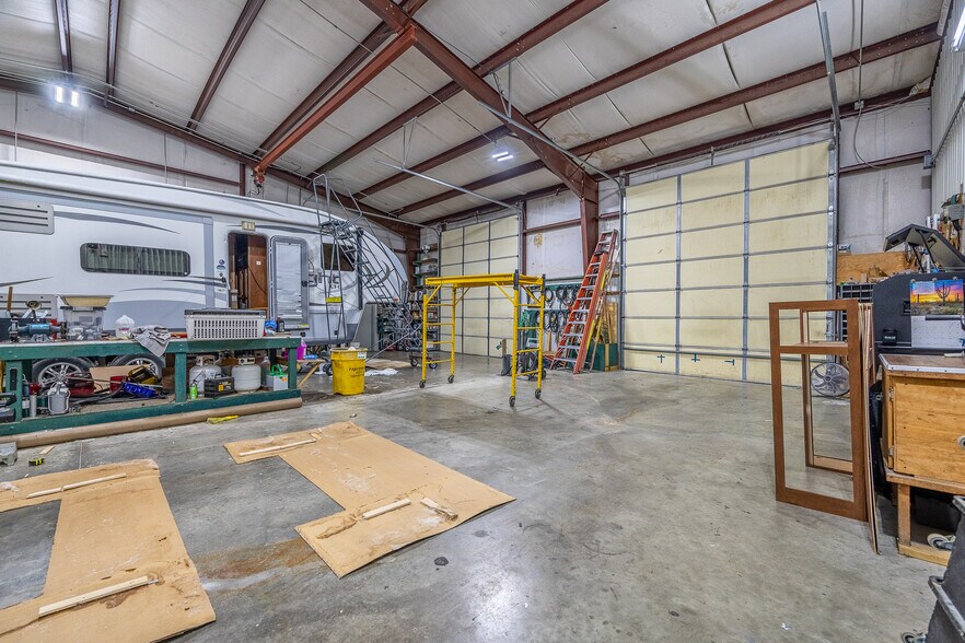 More Photos Of 18256 Campground Rd, Phillipsburg Auto Dealership For Sale