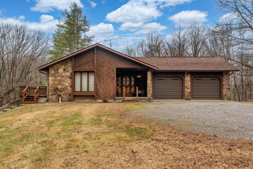 More Photos Of 3085 Kaolin Rd, Cobden Land For Sale