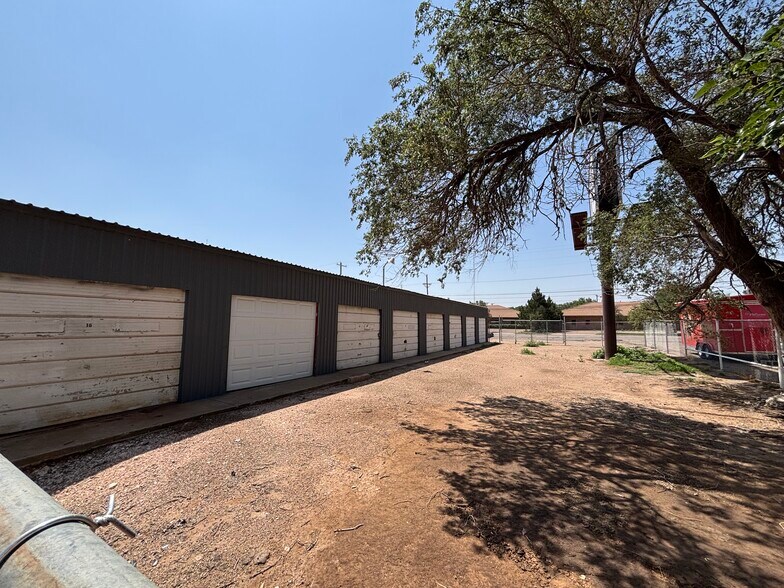 More Photos Of 402 50th St, Lubbock Self Storage For Sale