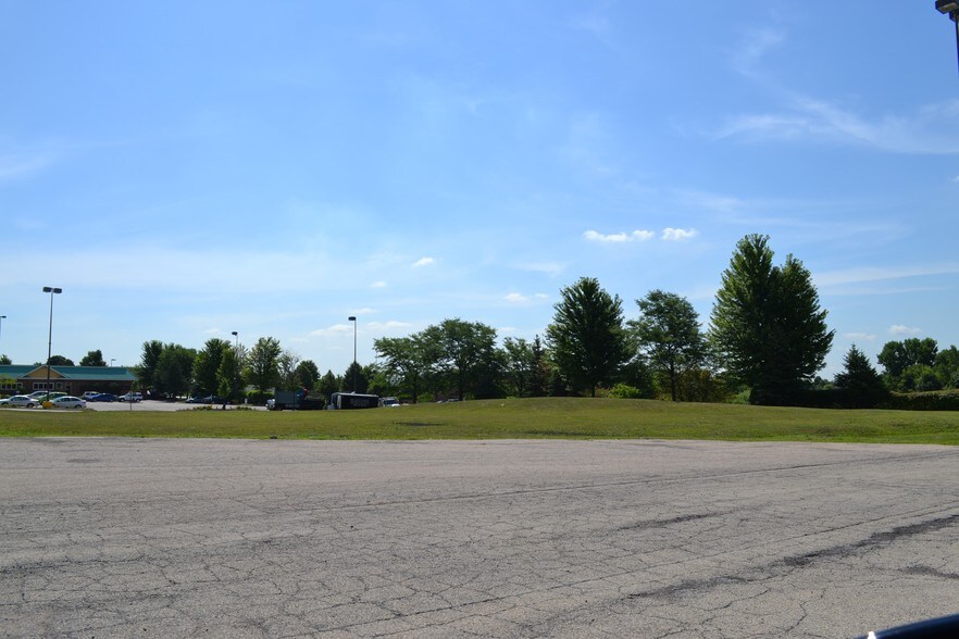 More Photos Of 164 S Gary Ave, Bloomingdale Land For Lease