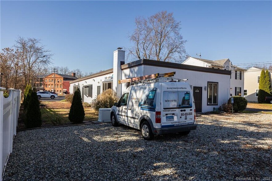 More Photos Of 17 Parker Terrace Ext, Glastonbury Office For Lease