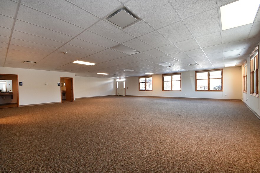More Photos Of 16610 W 159th St, Lockport Office For Sale