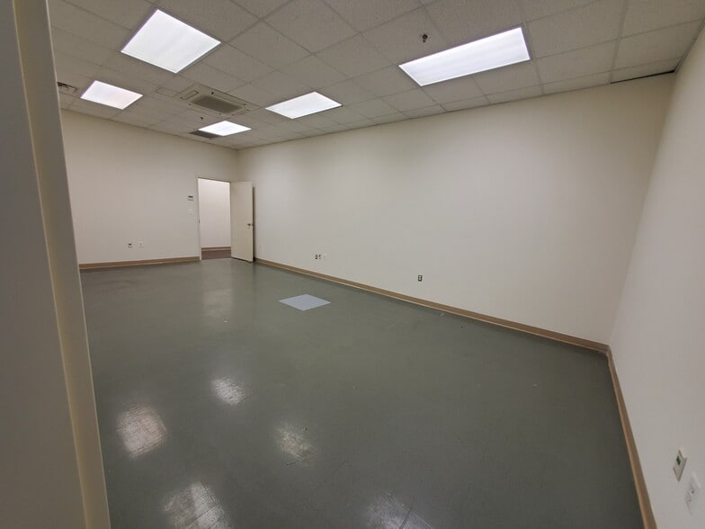 More Photos Of 3619 Richmond Hwy, Stafford Light Distribution For Sale