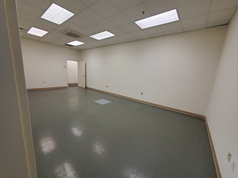 More Photos Of 3619 Richmond Hwy, Stafford Light Distribution For Lease