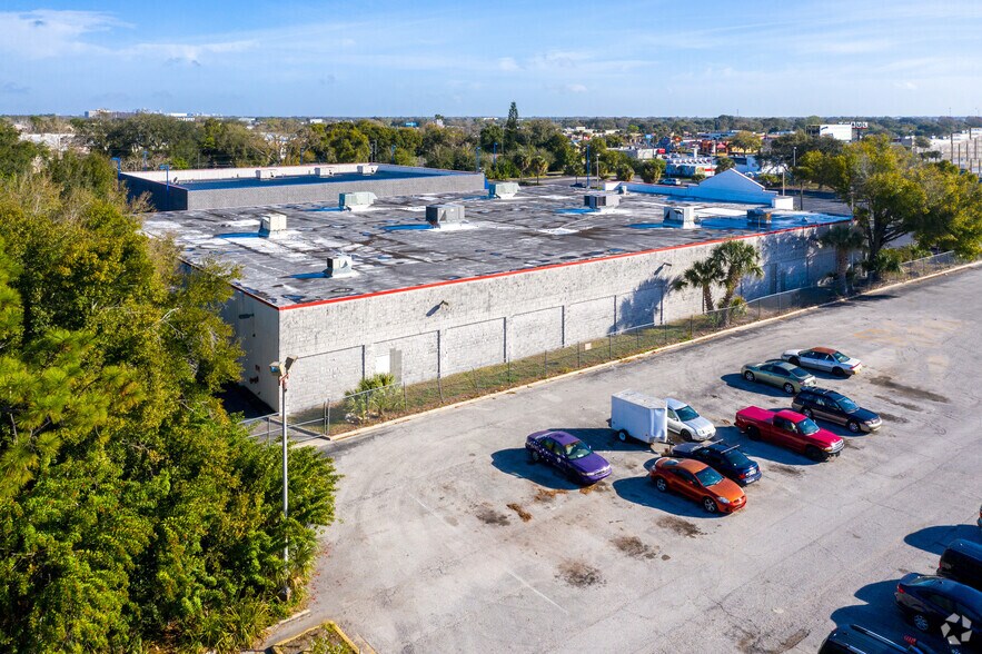 More Photos Of 7802 S Orange Blossom Trl, Orlando General Retail For Lease