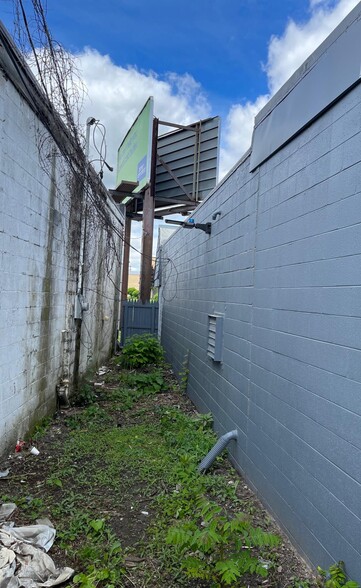 More Photos Of 59 Ecorse Rd, Ypsilanti Auto Repair For Sale