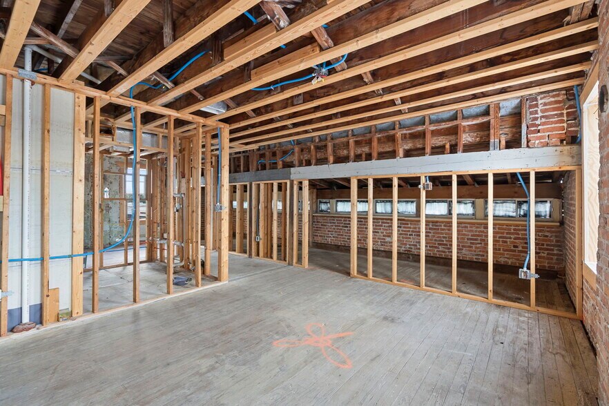 More Photos Of 204 Magnolia St, New Smyrna Beach Restaurant For Sale