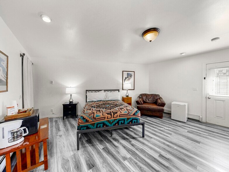 More Photos Of US 163 & San Juan River, Mexican Hat Hotel For Sale