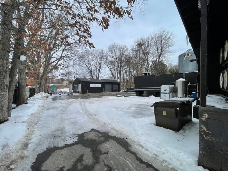 More Photos Of 776 Tolland St, East Hartford Warehouse For Sale