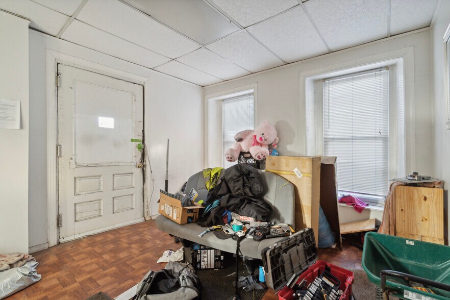 More Photos Of , Philadelphia Unknown For Sale