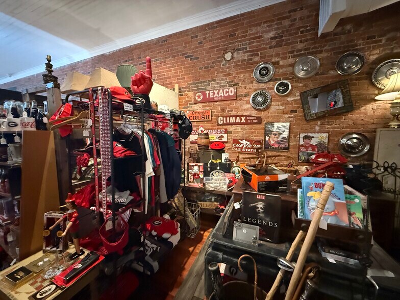 More Photos Of 108 N Main St, Greensboro General Retail For Sale