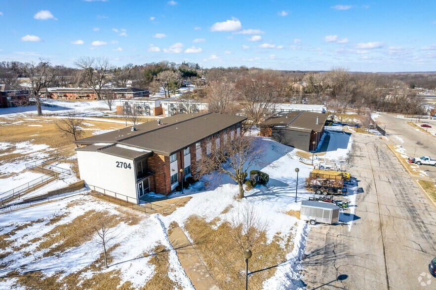 More Photos Of 2690 Fleur Dr, Des Moines Office For Lease