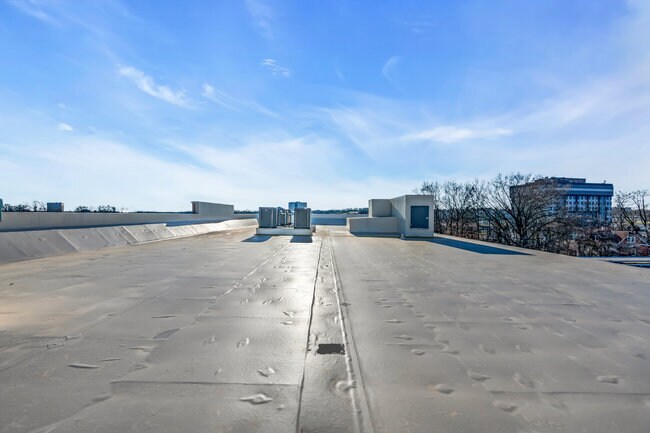 More Photos Of 374 Green St, Woodbridge Coworking Space