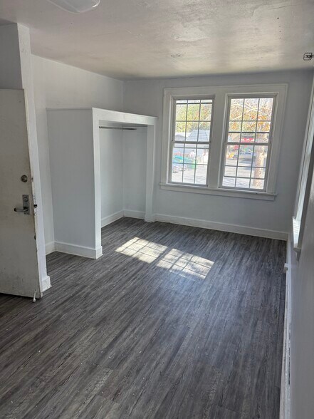 More Photos Of 1002 W University Ave, Gainesville Specialty For Sale