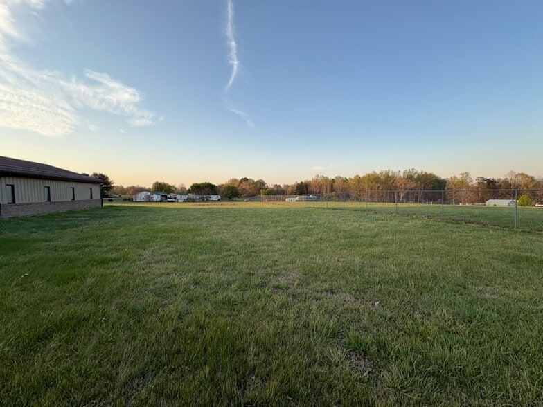 More Photos Of 342 Wilson Dr, Fallston Distribution For Sale