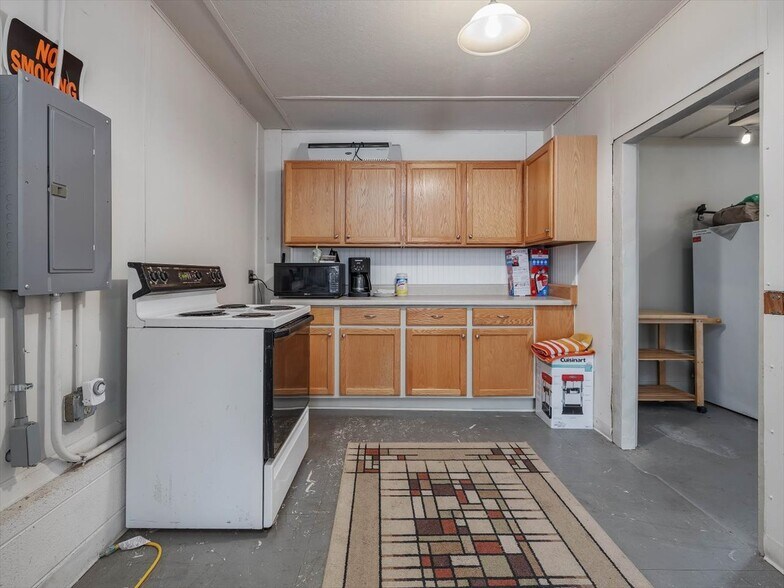 More Photos Of 8874 NC-87 Hwy, Graham Flex For Lease