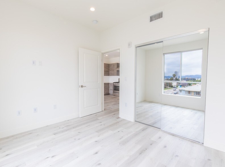 More Photos Of 1545 S Fairfax Ave, Los Angeles Apartments For Sale