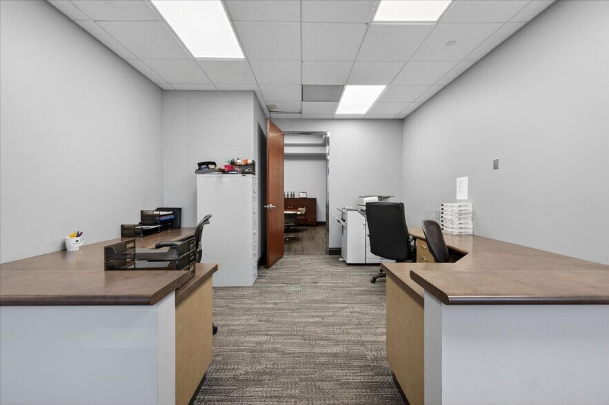 More Photos Of 7060 N Fresno St, Fresno Office For Lease