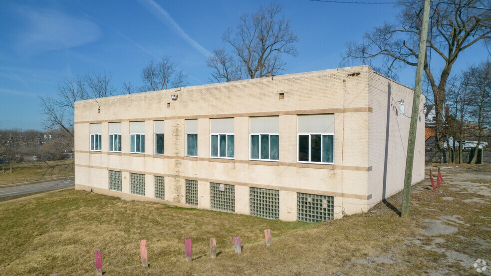 More Photos Of 46006 Woodward Ave, Pontiac Lodge Meeting Hall For Sale