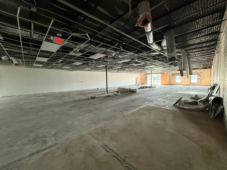 More Photos Of 5640 Rivers Ave, North Charleston General Retail For Lease