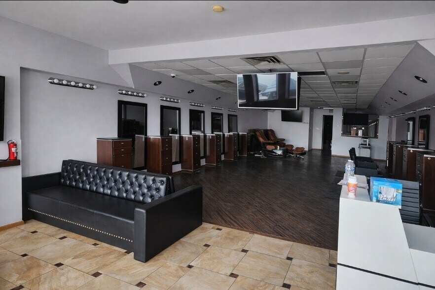 More Photos Of 7318 W Irving Park Rd, Norridge Storefront For Lease