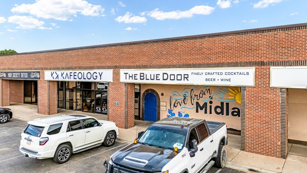 More Photos Of 4610 N Garfield St, Midland Unknown For Lease