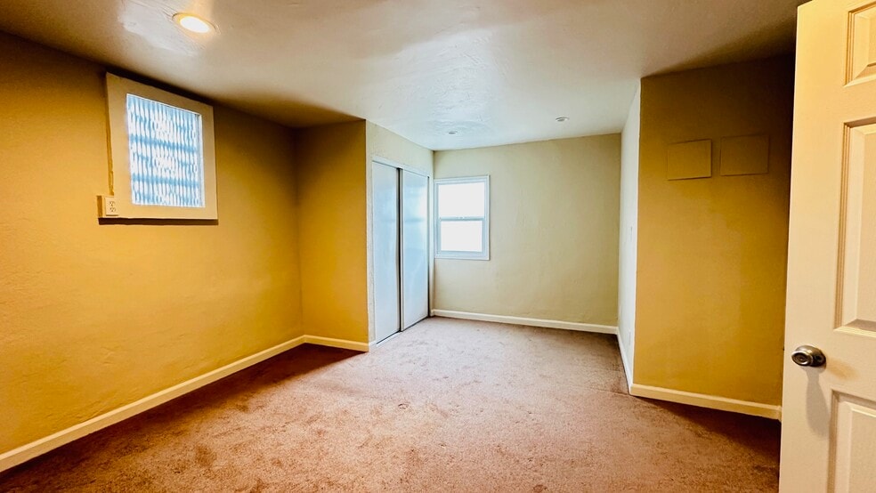 More Photos Of 2809-2815 Macdonald Ave, Richmond Office For Sale