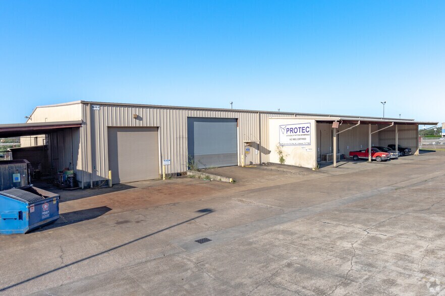 More Photos Of 12130 Highway 3, Webster Unknown For Lease