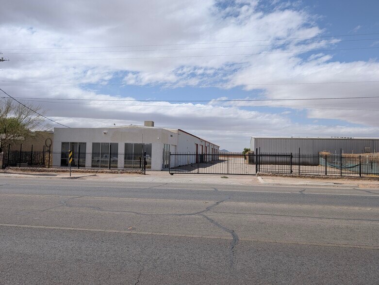 Primary Photo Of 11101 Dyer St, El Paso Freestanding For Lease