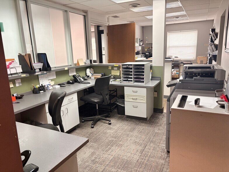 More Photos Of 4367 Rocky River Dr, Cleveland Medical For Sale