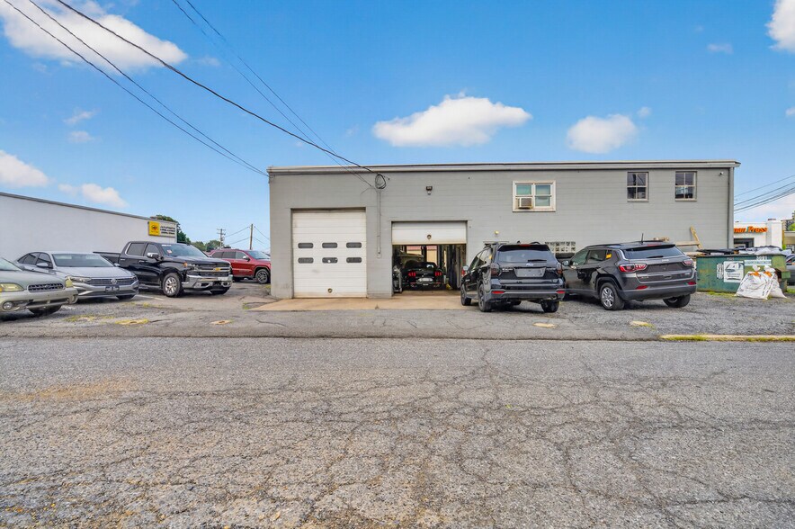 More Photos Of 708 N 18th St, Allentown Auto Repair For Lease