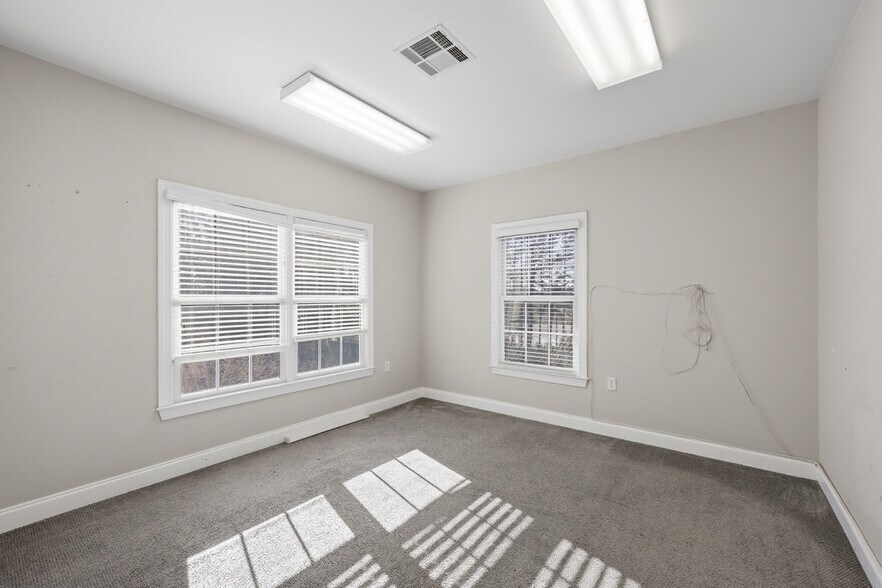 More Photos Of 6470 Georgia 400, Cumming Medical For Sale