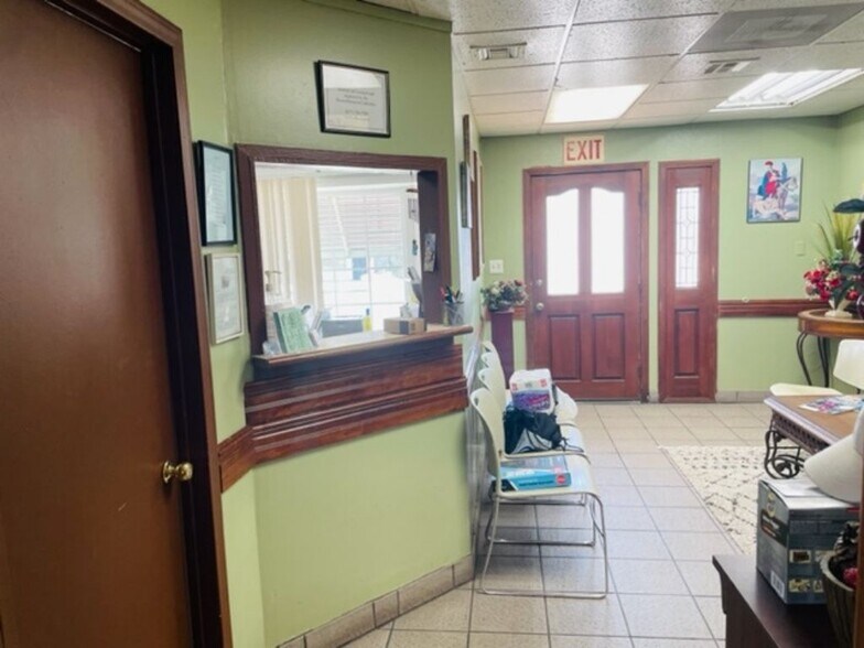 More Photos Of 1033 E 4th St, Ontario Medical For Lease