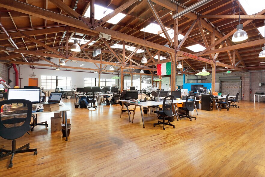 More Photos Of 363 Clementina St, San Francisco Showroom For Sale