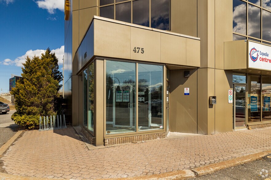 More Photos Of 475 Av Dumont, Dorval Storefront Retail Office For Sale