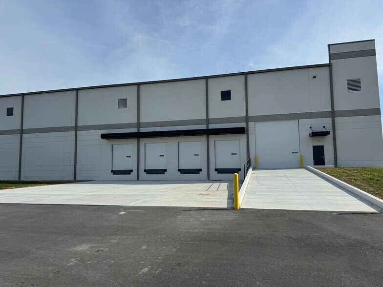 More Photos Of 1370 Sugg Parkway, Greenville Manufacturing For Lease