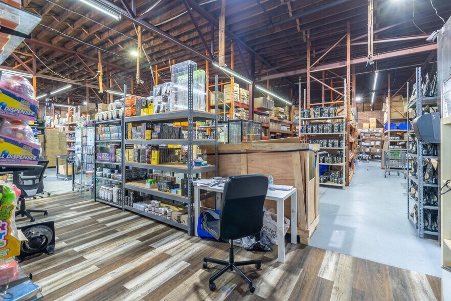 More Photos Of 303 W Walnut Ave, Dalton Flex For Lease