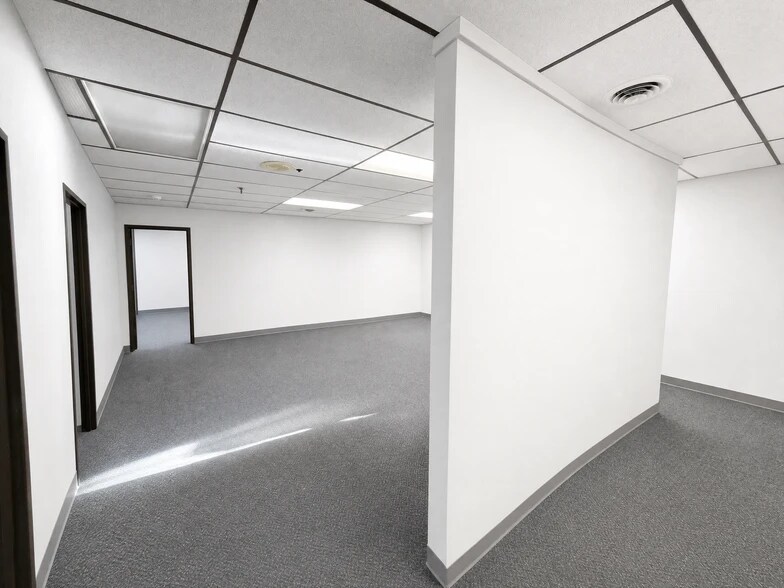 More Photos Of 4211 Rhode Island Ave N, New Hope Freestanding For Lease