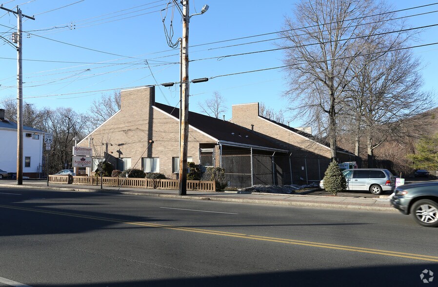 More Photos Of 1079 Whalley Ave, New Haven Medical For Lease