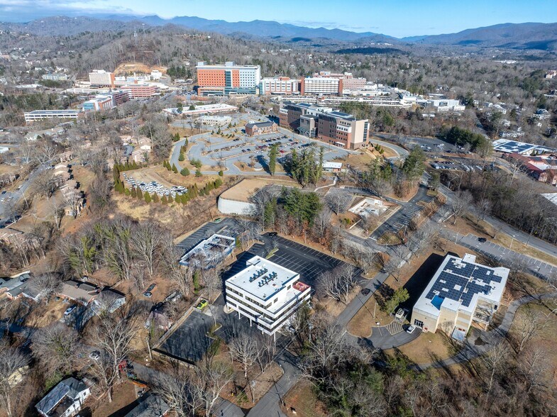 More Photos Of 41 Oakland Rd, Asheville Medical For Sale