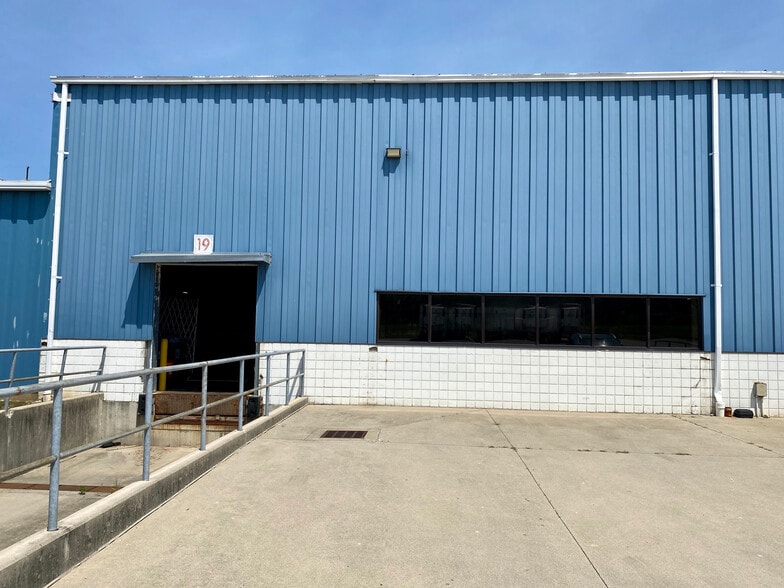 More Photos Of 2001 Courtright Rd, Columbus Warehouse For Sale
