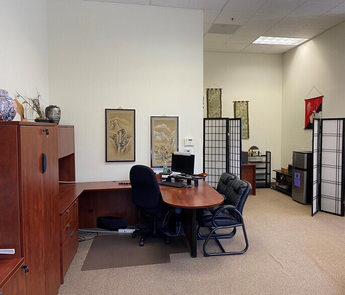 More Photos Of 2201-2213 N Loop Rd, Alameda Research And Development For Sale