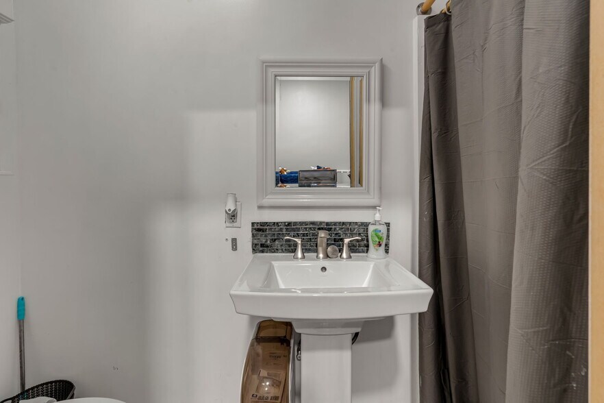 More Photos Of 1100 Lorena St, Los Angeles Religious Facility For Sale