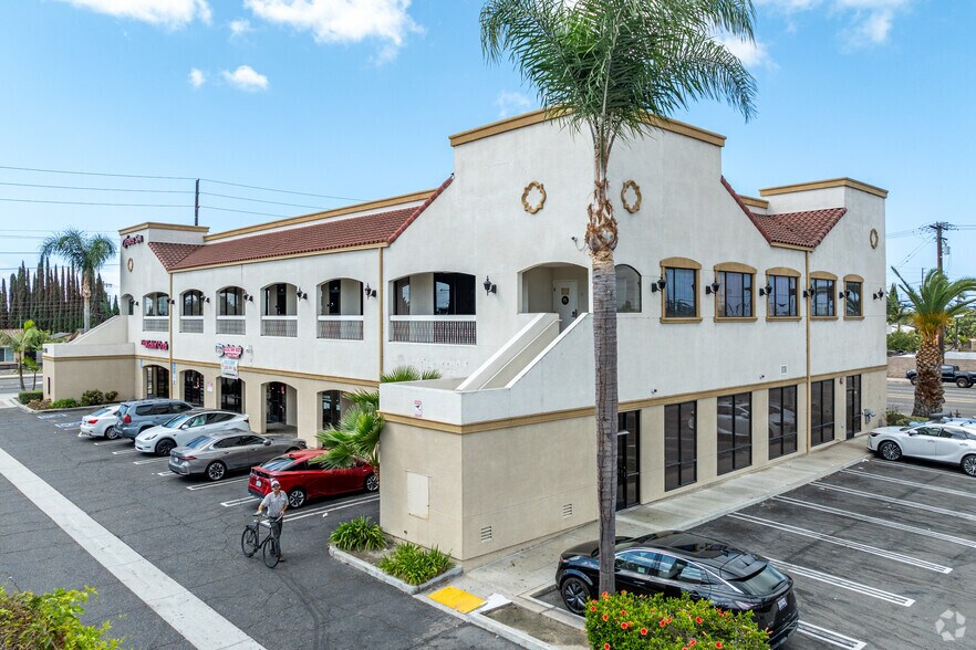 More Photos Of 15496 Magnolia St, Westminster Storefront Retail Office For Lease