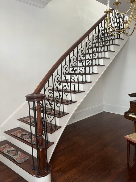 More Photos Of 1030 Burgundy St, New Orleans Apartments For Sale